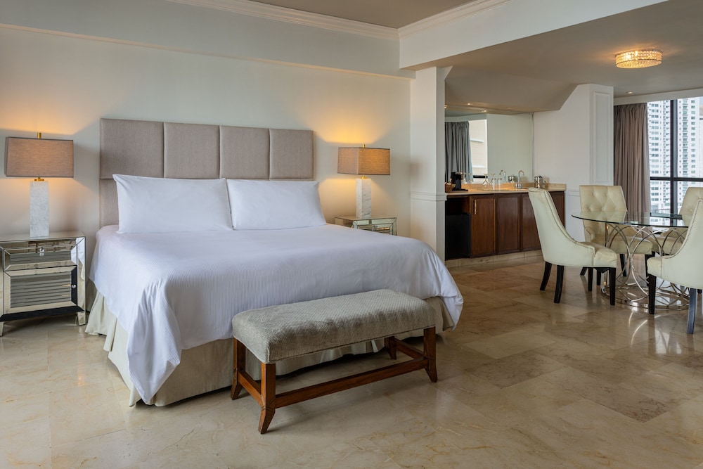 Presidential Suite thumbnail 6