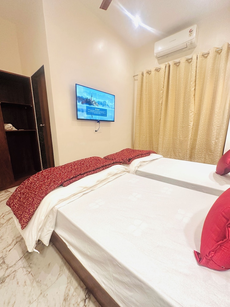 Family Double Or Twin Room, City View photo 3