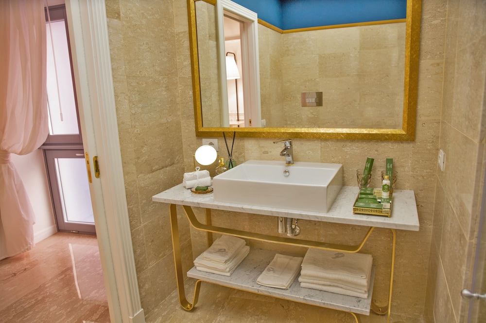 Superior Room - Photo 5