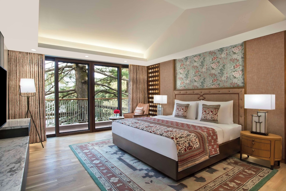 Room, 1 King Bed, Balcony - Photo 3