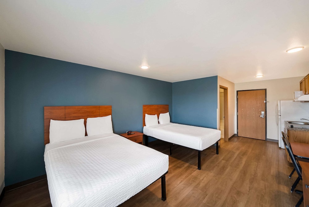 Standard Room, Non Smoking (Multiple Beds) photo 1