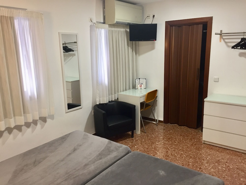 Standard Triple Room photo 3