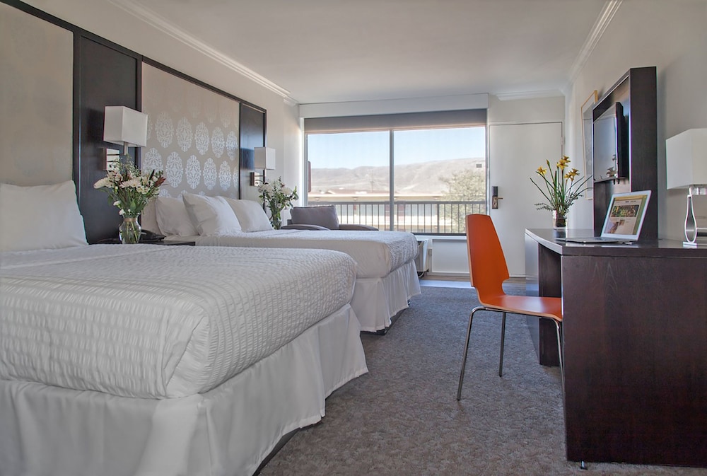 Deluxe 2 Beds - Not Park n Fly - Photo 1