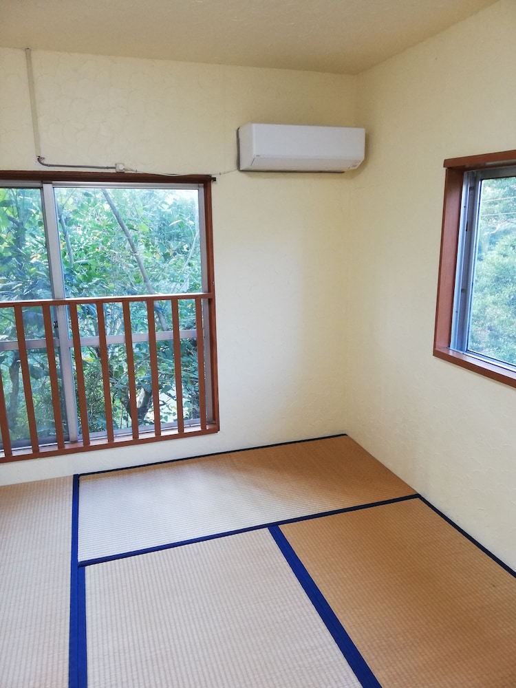 Japanese Style Room For 2 Guests, Shared Bathroom photo 1