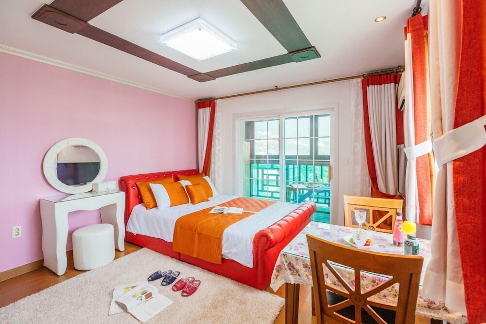 Room (Moran) - Photo 3