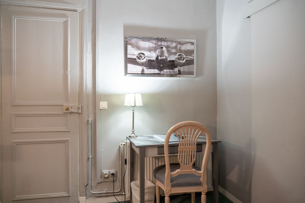 Standard Double Room photo 2