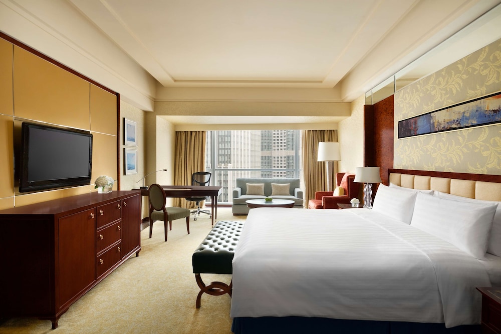 Valley Wing Deluxe Grand King (Exclude the Valley Wing Lounge privileges) - Photo 1