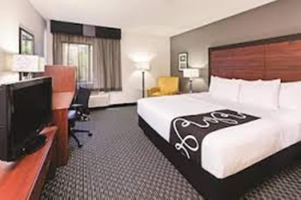 Suite, 1 Bedroom, Non Smoking (1 King Bed) photo 1