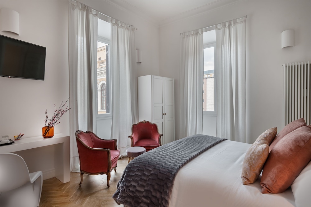 Deluxe Suite, City View photo 3