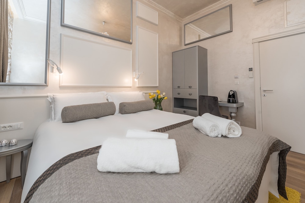 Design Double or Twin Room, 1 Bedroom(Room 15)