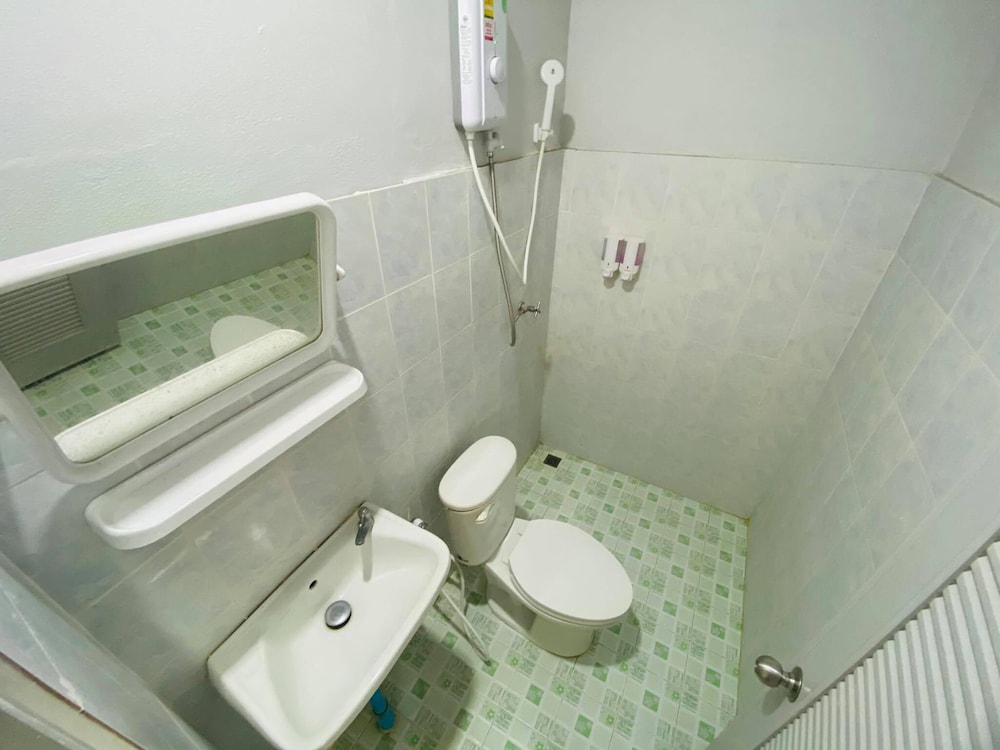 Basic Room, 1 Double Bed photo 2