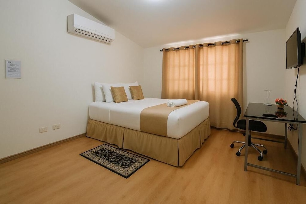 Deluxe Room, Courtyard View photo 1