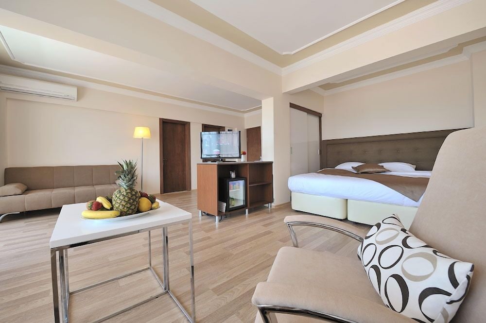 Suite, 1 Double Bed, Lanai