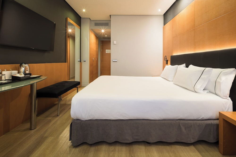 Double Room Single Use (Parking Included) - Photo 5