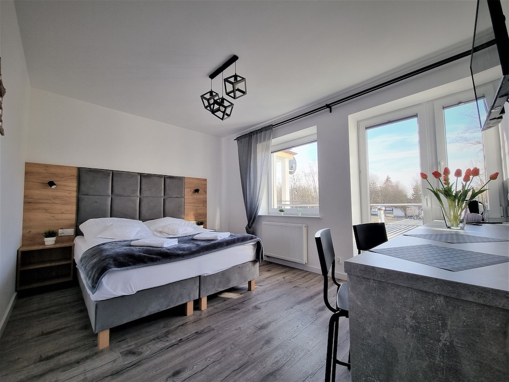 Basic Room (06)