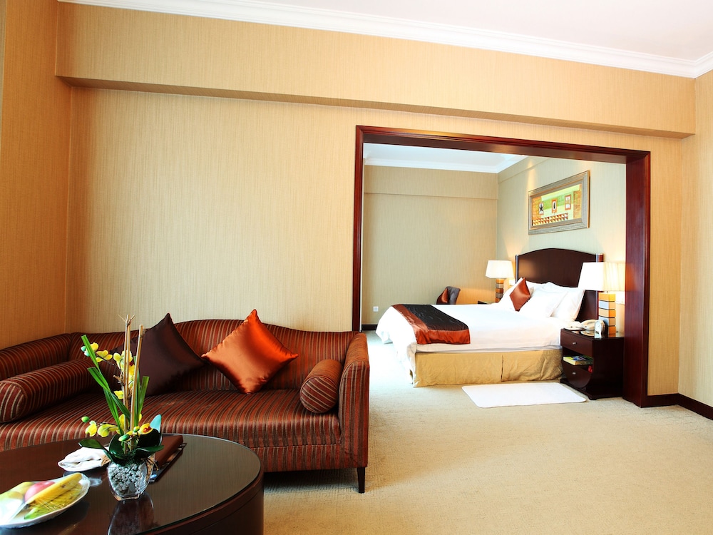 Business king size bed Room - Photo 2