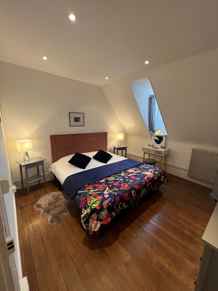 Superior Double or Twin Room, Ensuite (Alésia) photo 1