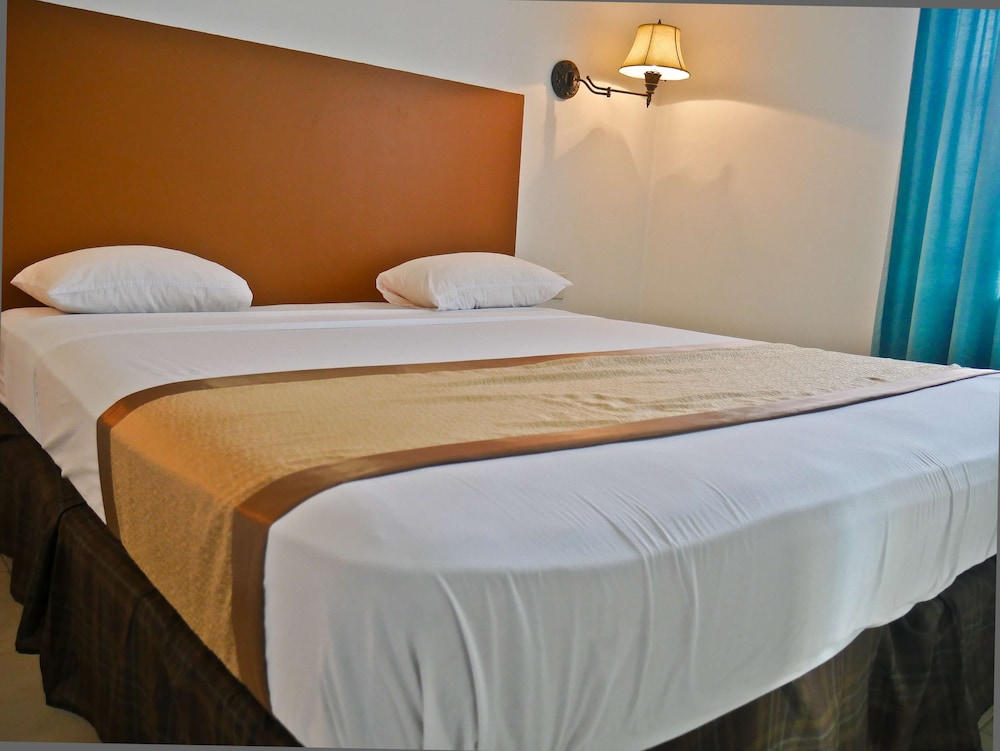 Deluxe Suite, Pool View photo 3