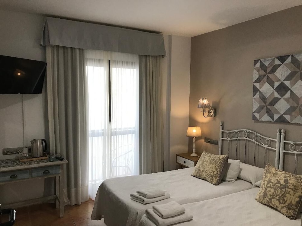 Double Room - Photo 4