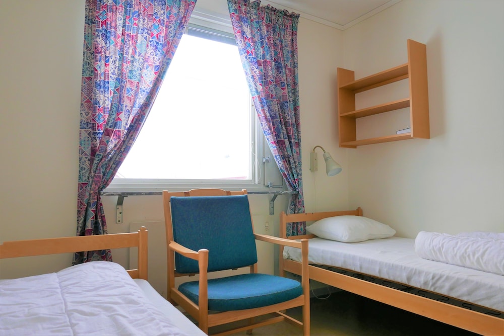 Twin Room (private WC, shared shower) photo 2