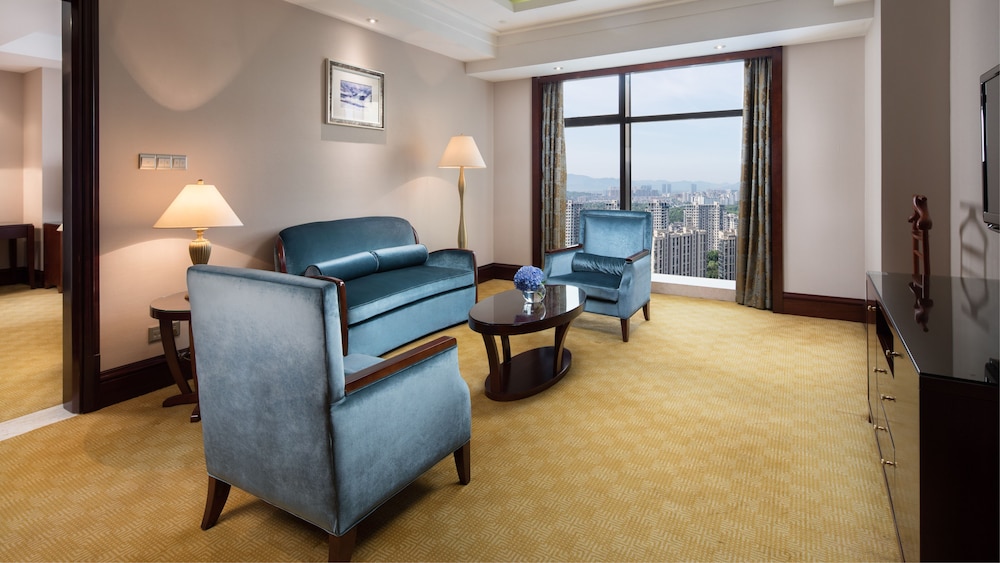 Suite, 2 Bedrooms (Top Floor) - Photo 4