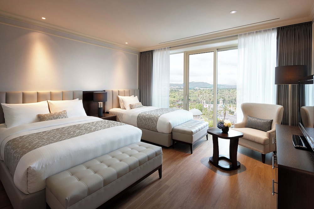 Suite Deluxe Mountain Family Twin (Welcome Fruit & Macaroon) - Photo 1