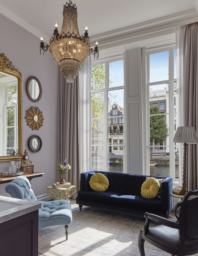 Antique Suite