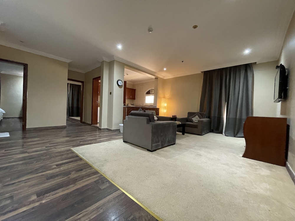 Grand Triple Room photo 2