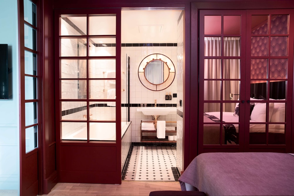 Suite (The Grande Terrace) thumbnail 5
