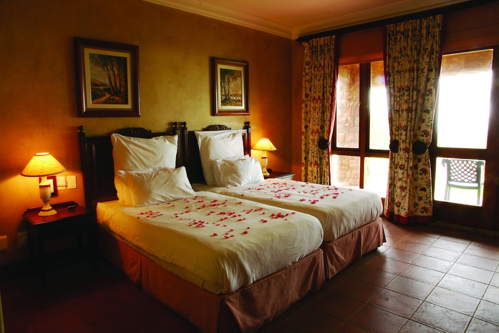 Standard Double Room, 2 Twin Beds, Valley View photo 2