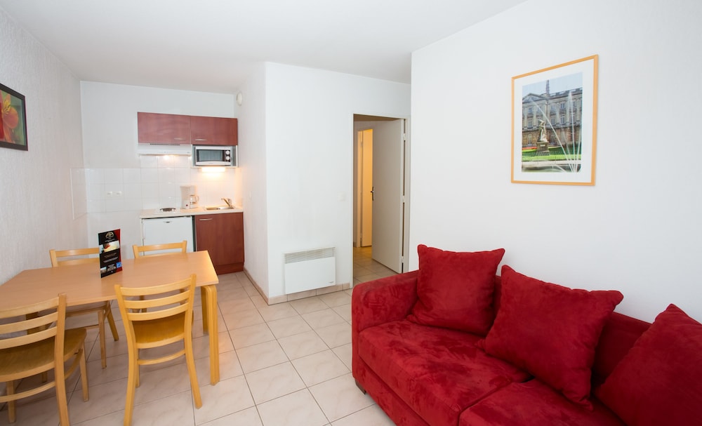 APARTMENT (DOUBLE BED AND SOFA BED) photo 1