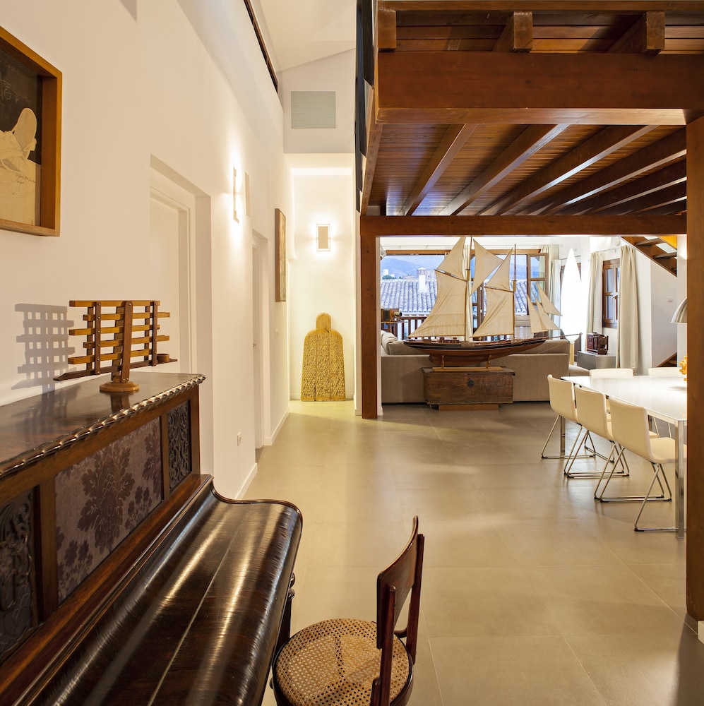 Deluxe Penthouse, 3 Bedrooms, Private Pool photo 3