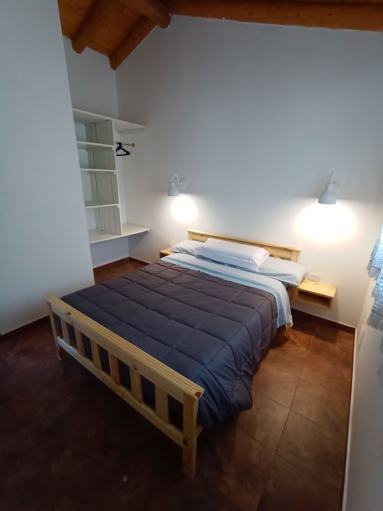 Classic Cabin, 2 Bedrooms photo 1