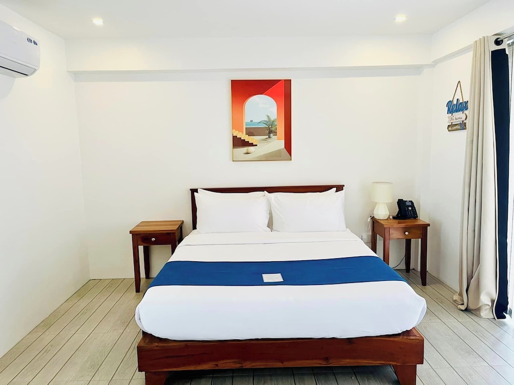 Deluxe Room, Balcony, Beach View - Photo 3