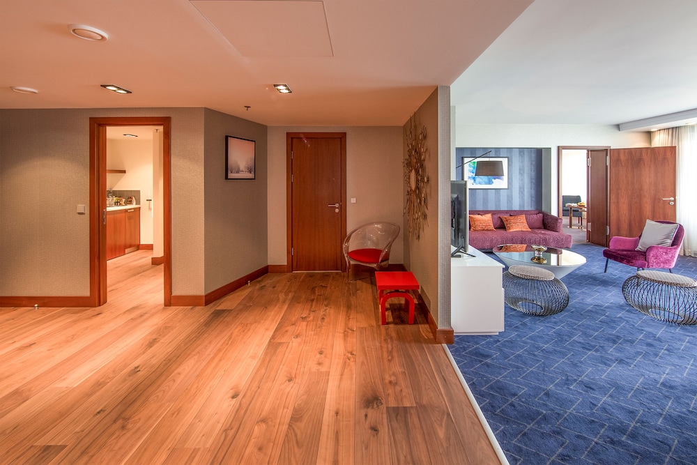 Presidential Suite (with SPA  Access) photo 3