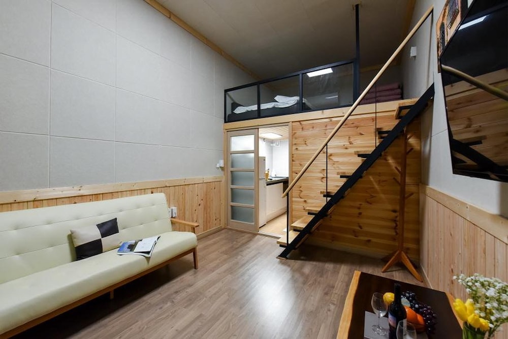 Basic Room, 1 Bedroom (201) - Photo 5