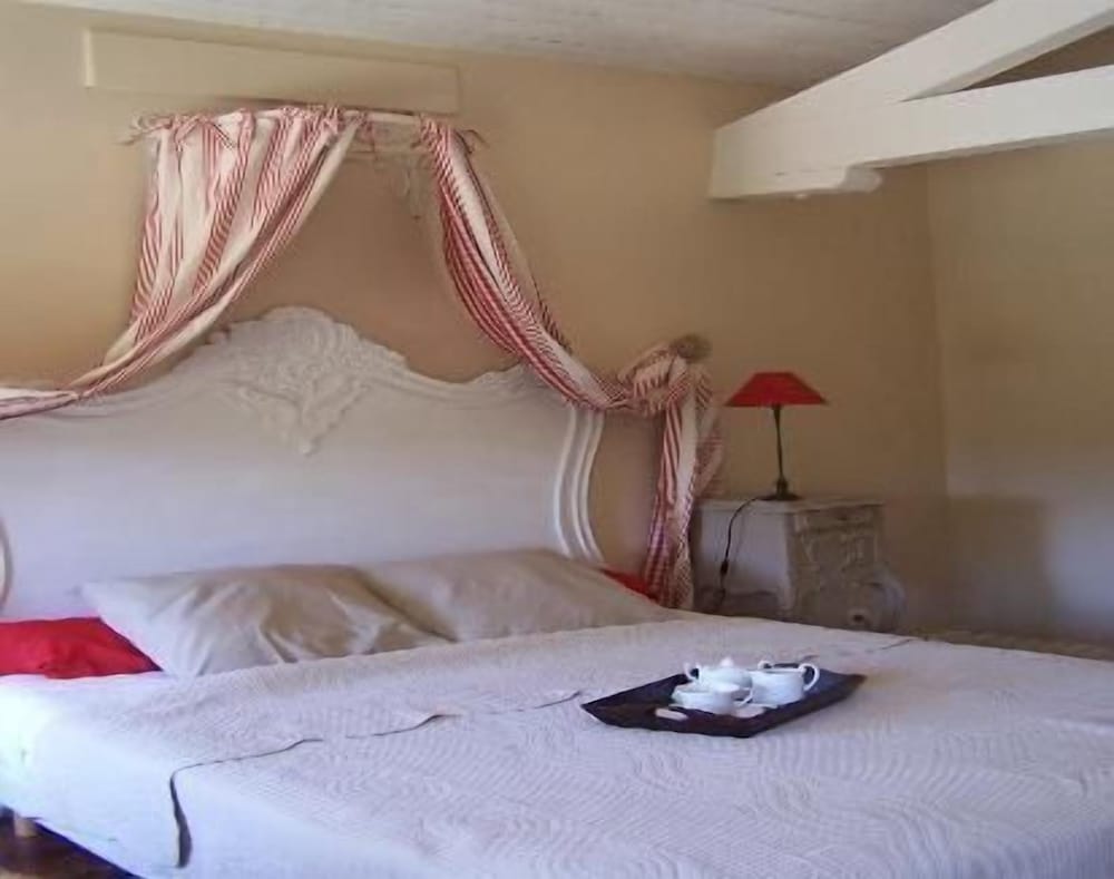 Classic Double Room (Douelle) photo 2