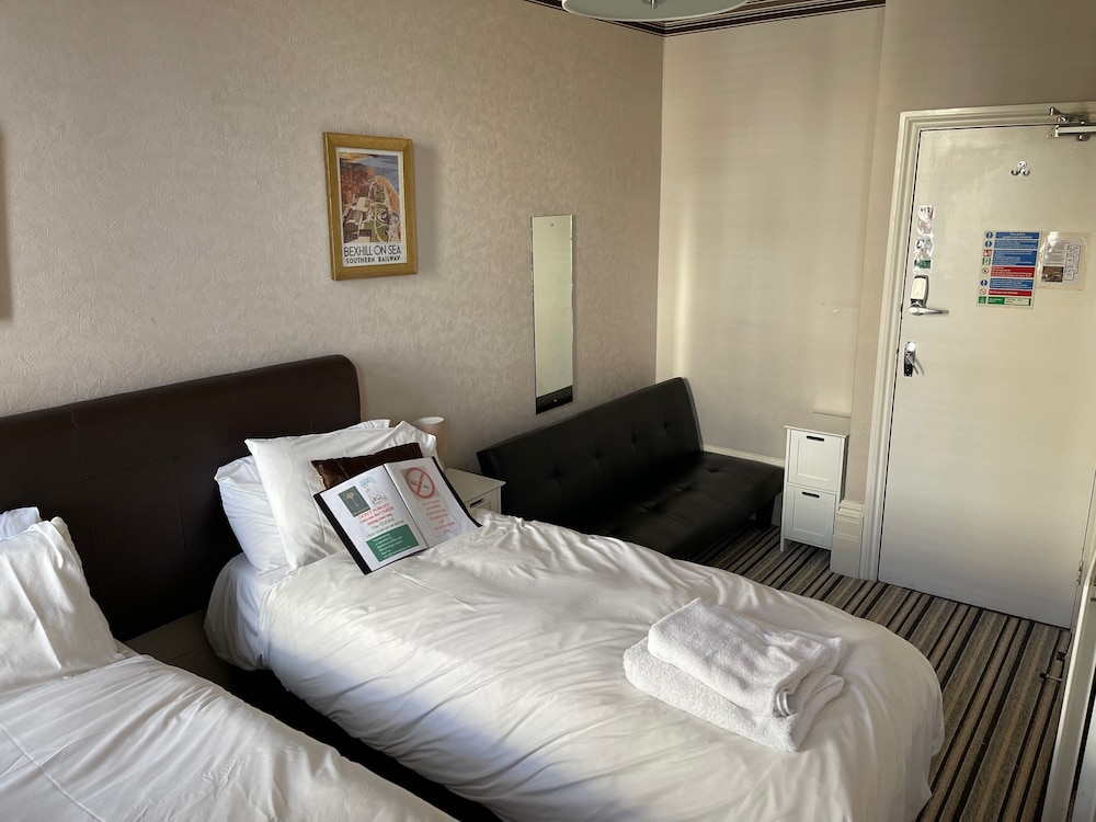 Superior Triple Room, Ensuite (Double/Twin + Sofa) - Photo 5