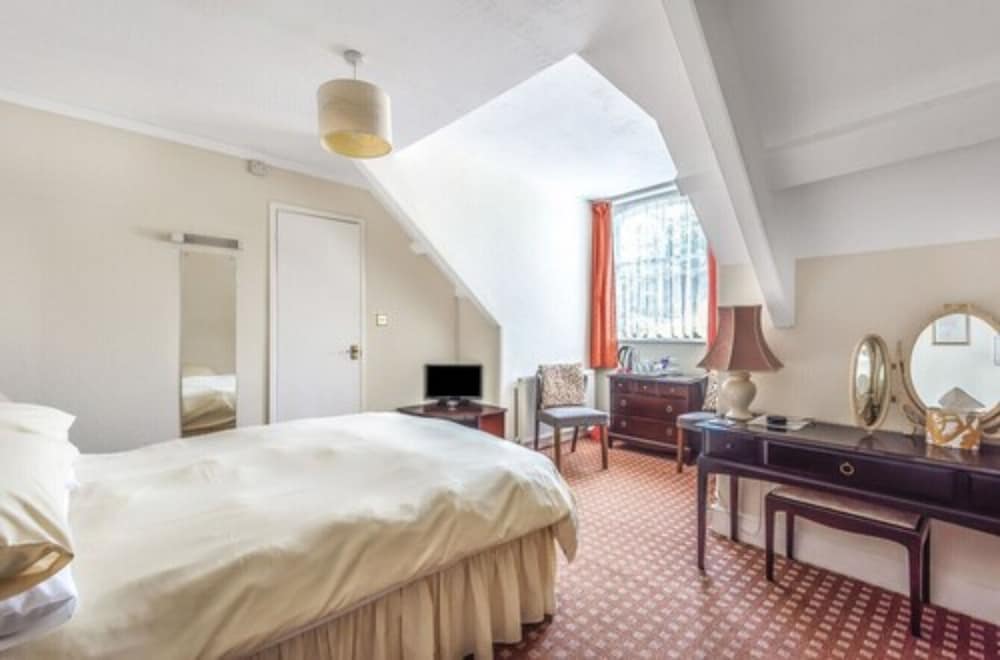 Traditional Double or Twin Room, 1 Bedroom, Ensuite (Shower, 2nd floor) photo 3