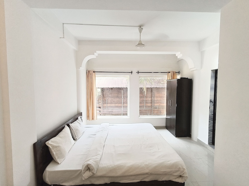 Executive Room - Photo 1