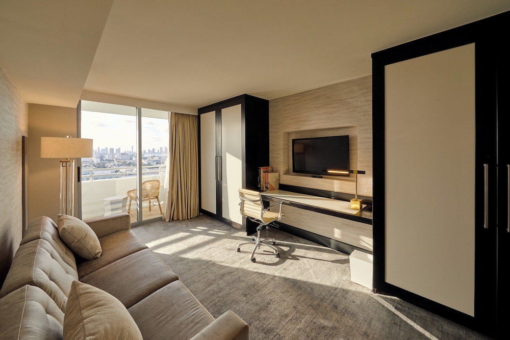 Presidential Suite, Balcony