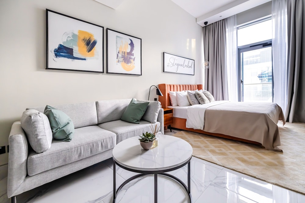 Deluxe Studio with Kitchen & Balcony photo 1