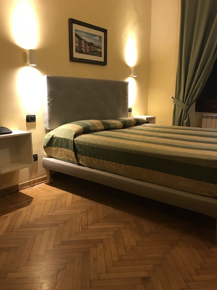 Double or Twin Room photo 3
