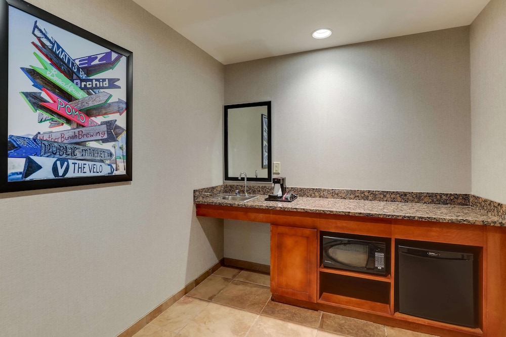 Drury Inn & Suites Phoenix Airport, Foto 4