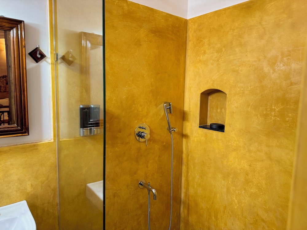 Classic Room - Photo 13