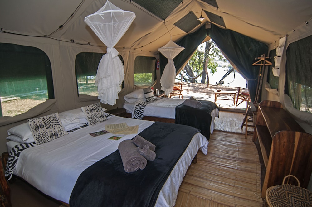 Classic Chalet, 1 Bedroom, Non Smoking, River View photo 2