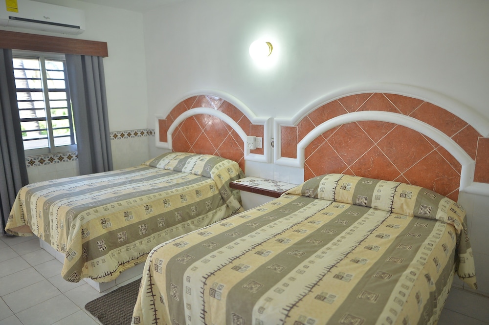 Standard Twin Room - Photo 1