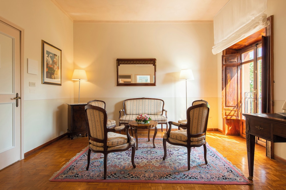 Comfort Suite photo 1