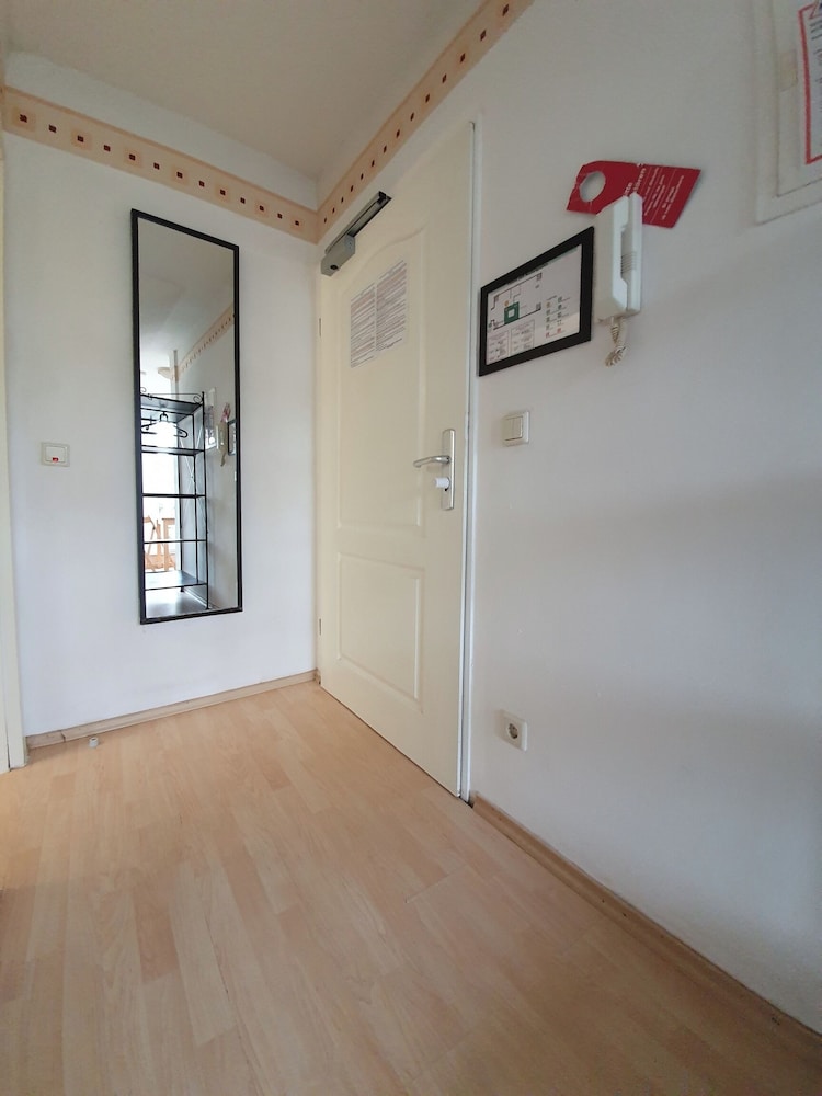 Comfort Double Room, 1 Queen Bed, Balcony, Garden Area photo 3
