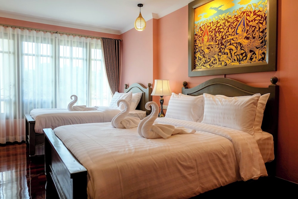 Deluxe Triple Room, Multiple Beds, Accessible, Non Smoking photo 2